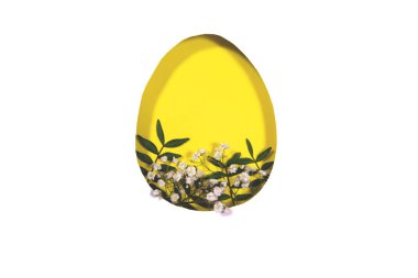 İzole çerçeve kağıttan ve canlı bitkilerden yapılmıştır..