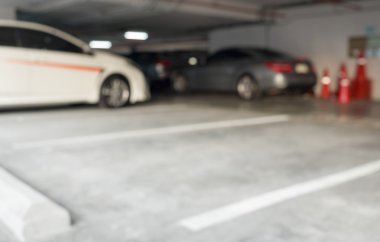 Kentsel kapalı otopark arka plan bulanıklık 