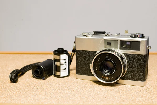 Vintage 35mm Film cameras, and films — Stock Photo, Image