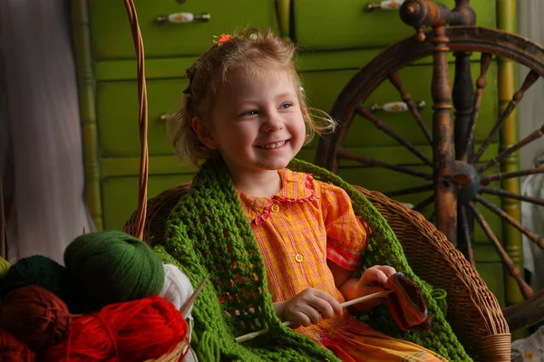 küçük kız bir rustik tarzda