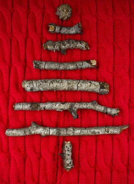 Рождественский теплый вязаный фон с новогодними елками — стоковое фото