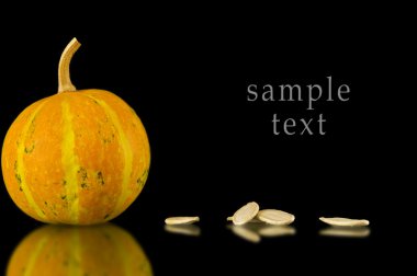 bir arka plan üzerinde pişmiş ve tuzlu Kabakçekirdeği