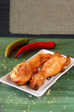 Fırında pişmiş tavuk uyluk