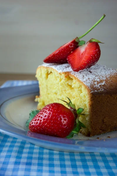 Gâteau aux fraises — Photo