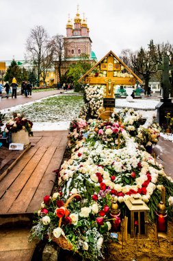 Manastırı ziyaret eden hacılar Sergiev Posad, Rusya 'daki St. Sergius Trinity Lavra' sı