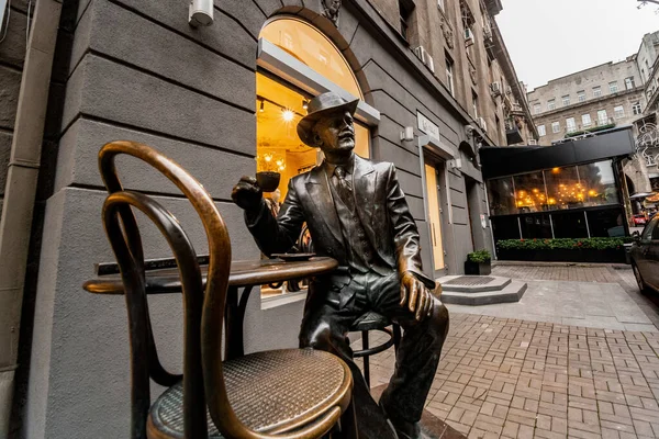 Polonyalı mimar Vladyslav Horodetsky onuruna bronz heykel. Çalışmalar: Volodymyr Shchur, Kiev, Ukrayna