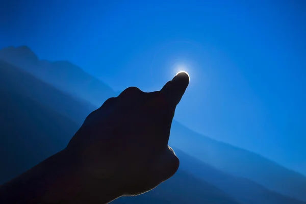 Solar eclipse made with hand — Stock Photo, Image