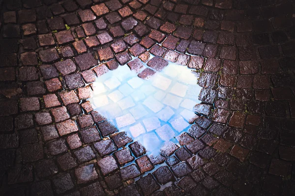 Día de San Valentín en el camino — Foto de Stock