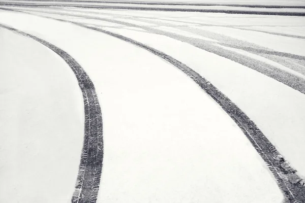 雪の漂流車 — ストック写真