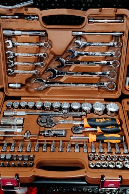 Umbro. Otomatik mekanik için evrensel ayarlanmış enstrümantal kutu.