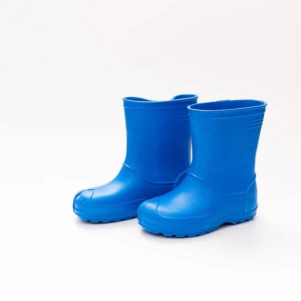Kék Gumicsizma Fehér Háttérrel Cipők Esős Időjáráshoz Pocsolyákhoz Cipőbolt Védd — Stock Fotó