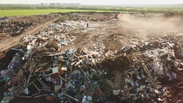 Despejo Meio Campo Remoção Resíduos Domésticos Construção Cidade Desastre Ambiental — Vídeo de Stock