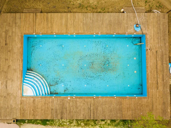 Вид Сверху Старый Грязный Голубой Бассейн Уход Открытыми Бассейнами Зона — стоковое фото