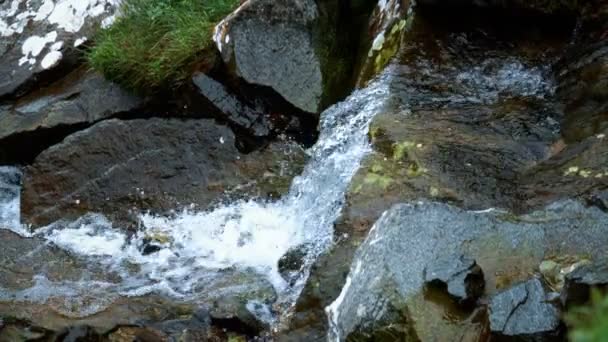 Uma Cachoeira Big Mountain — Vídeo de Stock