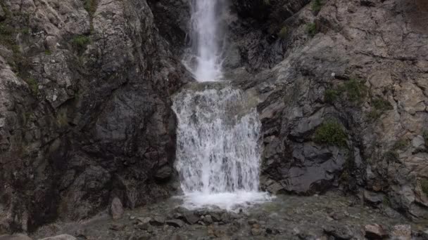 Waterfall Mountains — Stock Video