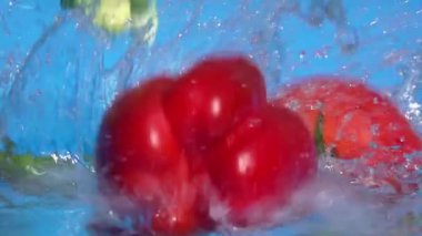 Sebzeler suya düşer.