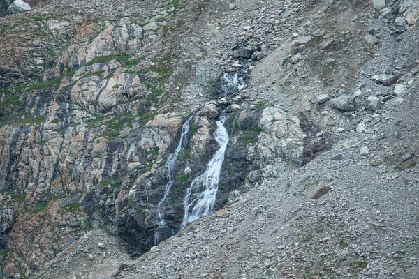 Cascada Desciende Roca —  Fotos de Stock