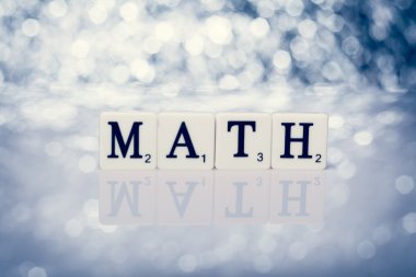 Mektuplar - taşlarla kelimesine yazılı matematik