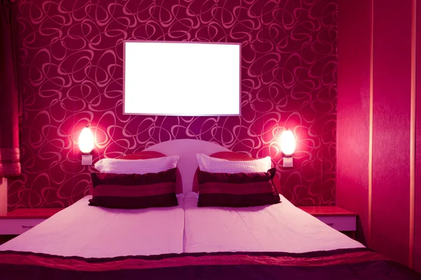 Hotelzimmer in einem modern eingerichteten Bordell, in dem Männer Prostituierte anheuern — Stockfoto