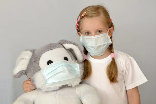 çocuk çocuk kız salgın grip tıp çocuk tıbbi maskesi.