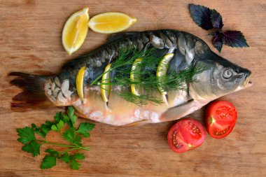 Fish with fresh vegetables and herbs
