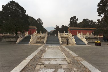 Ming Hanedanı'nın on üç mezar