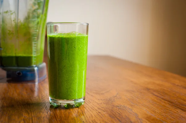 Bir tabloda Yeşil Smoothie