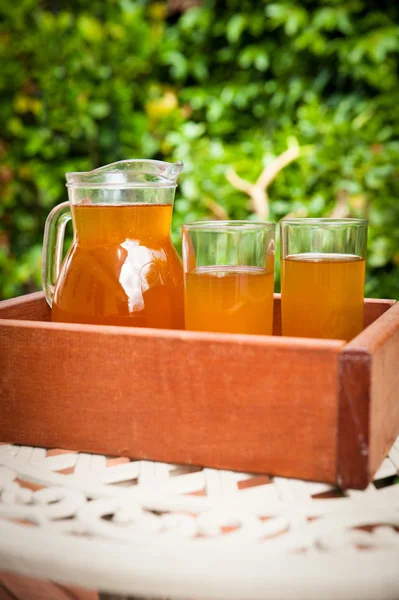 Кувшин чая со льдом — стоковое фото