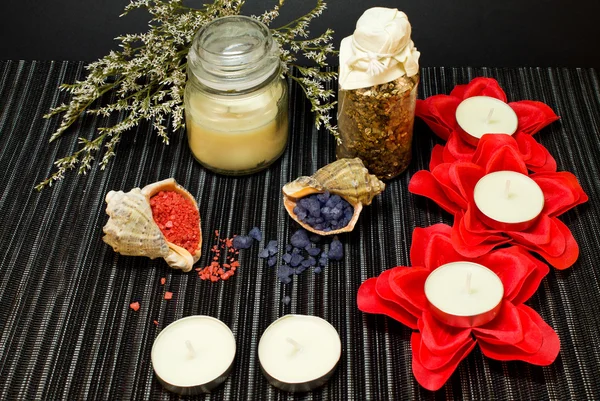 Banyo tuzu kabuklarında ile Spa kompozisyon