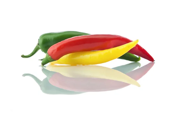 De gele, groene en rode kleuren paprika 's — Stockfoto