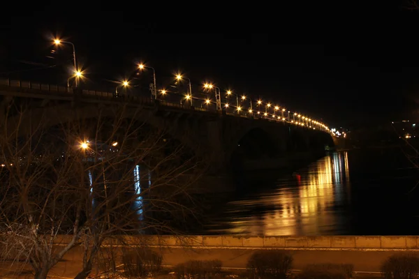 Ponte sobre o rio — Fotografia de Stock