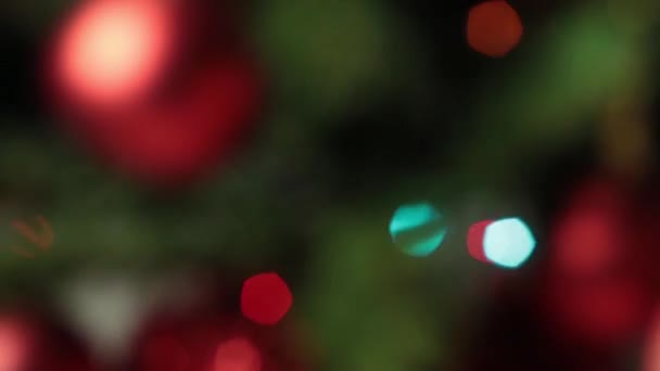 Arbre de Noël avec bokeh et guirlandes 