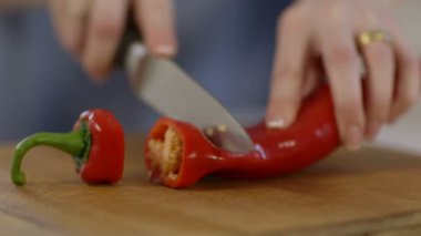 Kadın pirzola uzun kırmızı biber