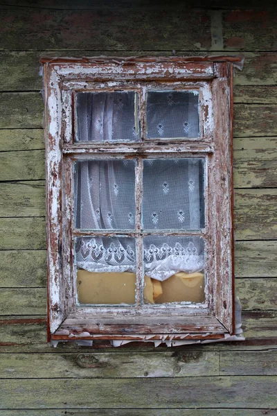 Velha Janela Rústica Uma Casa Madeira — Fotografia de Stock