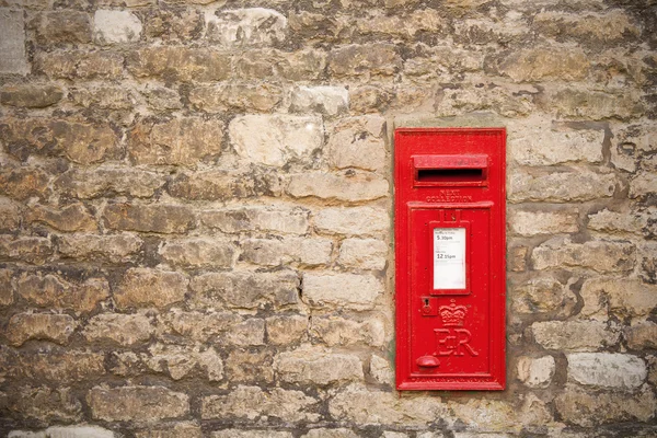 geleneksel eski İngiliz kırmızı postbox