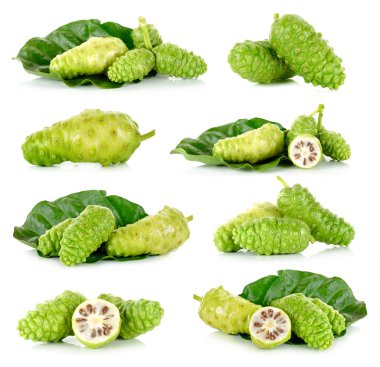 Egzotik meyve - Noni beyaz arka plan üzerinde izole.