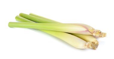 Limon otu üzerinde beyaz izole 