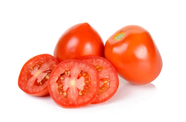 흰색 배경에 고립 된 슬라이스 토마토 — 스톡 사진