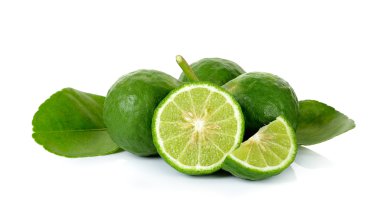 Beyaz arka plan üzerinde izole bergamot