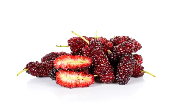 Mulberry geïsoleerd op de witte achtergrond — Stockfoto