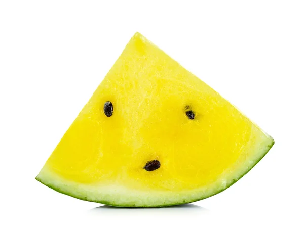 In Scheiben geschnittene gelbe Wassermelone isoliert — Stockfoto