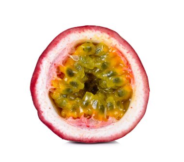 Passion Fruit beyaz arka plan üzerinde izole
