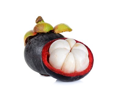 Mangosteen beyaz arka planda izole