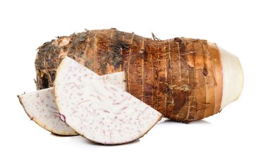 Taro beyaz arkaplanda izole edildi