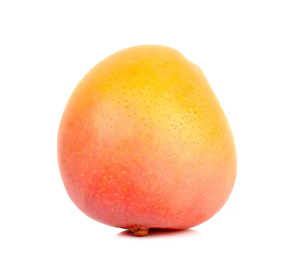 Beyaz arka plan üzerinde izole olgun mango — Stok fotoğraf