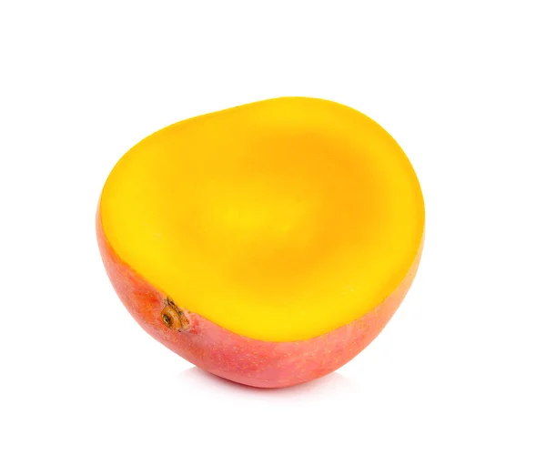 成熟的芒果孤立在白色的背景 — 图库照片