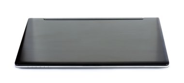 Beyaz arka plan üzerinde izole laptop