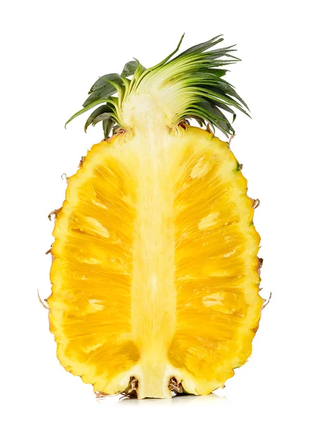 Ananas isoliert auf weißem Hintergrund — Stockfoto