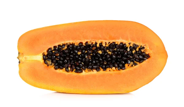 Połowa dojrzała papaja na białym tle — Zdjęcie stockowe