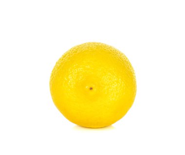 Beyaz arka plan üzerinde izole limon